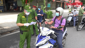 Video: 6 tổ công tác đặc biệt kiểm soát chặt người đi đường ở Hà Nội