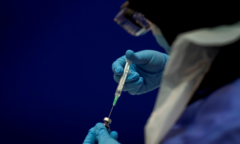 Vì sao người từng mắc COVID-19 vẫn cần tiêm vaccine?