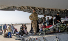 Kế hoạch rút lui không tưởng, Mỹ - Anh sẽ di tản 40.000 người rời Afghanistan
