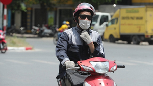 Thời tiết ngày 18/8: Hà Nội ngày nắng nóng, đêm mưa rào và dông