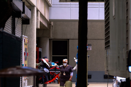 Số người chết vì COVID-19 ở Mỹ tăng mạnh, hơn 1.000 ca trong một ngày