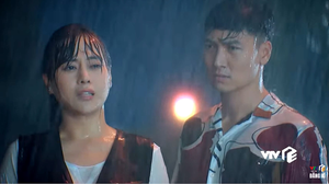 'Hương vị tình thân 2' tập 18: Bố Chiến 'chó' tự tử, Nam - Long tâm sự dưới mưa