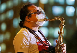 Nghệ sĩ saxophone Trần Mạnh Tuấn bị đột quỵ 