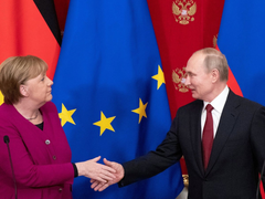 Bà Merkel đến gặp ông Putin trước khi rời nhiệm sở