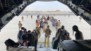 Chuyến di tản tới Mỹ của công dân Afghanistan giá 2.000 USD?