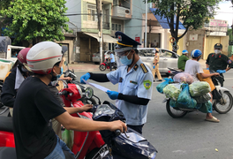 Đề xuất công chức TP.HCM mặc áo đồng phục có logo nhận diện khi ra đường