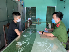 Nam thanh niên xông vào chùa để tìm chỗ sử dụng cỏ Mỹ