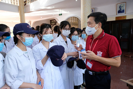 Các trường đào tạo ngành sức khoẻ hoãn thi, hoãn khai giảng để chống dịch