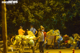 Hà Nội: 'Phiên chợ lúc 0h' ngang nhiên hoạt động bất chấp lệnh giãn cách