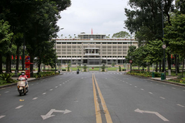 TP.HCM ban hành khẩn Chỉ thị 11 về tăng cường giãn cách xã hội