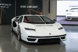 112 chiếc Lamborghini Countach được bán hết ngay sau khi ra mắt