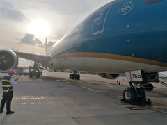 Y bác sĩ và cán bộ hậu cần tiếp tục vào miền Nam chống dịch COVID-19