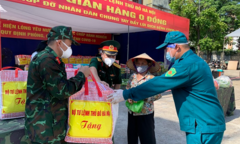 'Gian hàng 0 đồng' cùng người dân Hà Nội vượt qua đại dịch