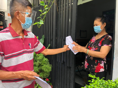 Người dân được 'đi chợ hộ’ ở TP.HCM: 'Giá cả phù hợp như tôi đi chợ lúc trước'