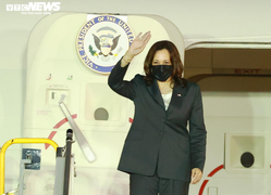 Trực tiếp: Phó Tổng thống Mỹ Kamala Harris đến Việt Nam