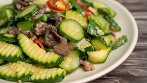 Ngọt lịm bí ngòi xào thịt bò