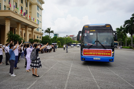 Hơn 500 bác sĩ, sinh viên tình nguyện vào miền Nam chống dịch