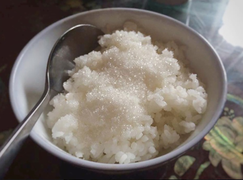 Cơm trộn đường: Món ăn kinh điển đong đầy ký ức tuổi thơ của thế hệ 7X-8X