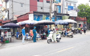 Bị lập biên bản vì không có giấy đi chợ, người phụ nữ cầm dao đe dọa tổ công tác