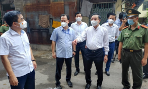 Hà Nội yêu cầu người dân không ra khỏi nhà, 'ai ở đâu ở đó'