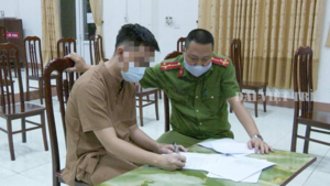 Tụ tập hầu đồng giữa mùa dịch, 20 người ở Phú Thọ bị phạt gần 150 triệu đồng