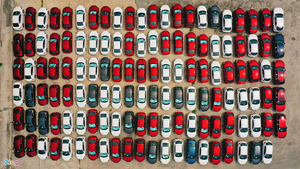 Hà Nội giãn cách xã hội, hàng trăm ôtô mới cứng nằm phơi nắng