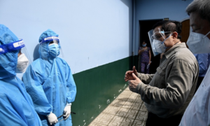 Thủ tướng đề nghị người dân gọi đường dây nóng, chờ xem bao lâu y tế có mặt