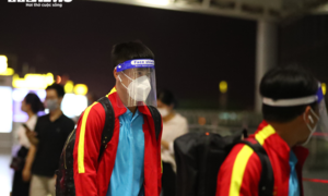 Tuyển Việt Nam đeo mặt nạ ra sân bay, Ả Rập Xê Út cử chuyên cơ sang đón