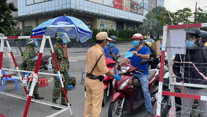 TP.HCM thay đổi một số quy định kiểm soát người đi đường từ 29/8