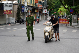 Hà Nội: 24 giờ, xử lý gần 1 nghìn người vi phạm phòng chống dịch