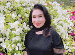 NSND Bạch Tuyết tuổi 77 sống như tu hành, học online 4 tiếng/ngày