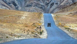 Bí ẩn ngọn đồi nam châm: Xe tắt máy vẫn tự chạy lên dốc, máy bay phải né xa