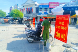 Vì sao TP.HCM quét mã QR phát hiện 30 F0 tại các chốt kiểm soát?