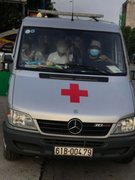 Tài xế lợi dụng xe cứu thương chở 5 người định vượt chốt kiểm dịch ở Bình Dương