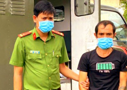 Nam thanh niên cầm dao đâm thiếu tá công an