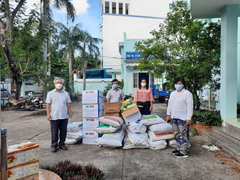 TP.HCM: Huyện Nhà Bè tiếp nhận 400 túi thuốc an sinh hỗ trợ F0 điều trị tại nhà