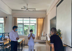 Cha mất, cả 4 anh chị em không thể về chịu tang vì đang làm nhiệm vụ chống dịch