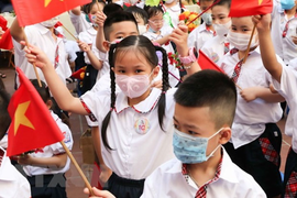 Hà Nội sẽ chi gần 900 tỷ đồng ngân sách hỗ trợ giảm 50% học phí năm học mới