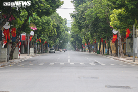 Ảnh: Người dân chấp hành nghiêm giãn cách xã hội trong ngày Quốc khánh 