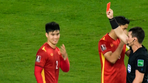 BLV Quang Huy: 'Trọng tài sai khi thổi 11m, phạt thẻ đỏ Duy Mạnh'