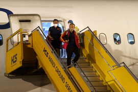 Cận cảnh chuyên cơ đưa đội tuyển Việt Nam về nước sau trận đấu Ả Rập Xê Út