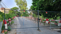 Hà Nội yêu cầu người dân không di chuyển qua các cầu có chốt cứng rào chắn