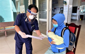 Mổ cứu con cho sản phụ mắc COVID-19