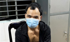 Nam thanh niên ngông cuồng tông chốt kiểm soát rồi lao vào đánh công an