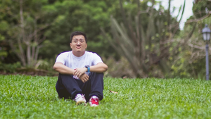 Rich kid thừa kế hàng tỷ USD sống khổ thế nào?