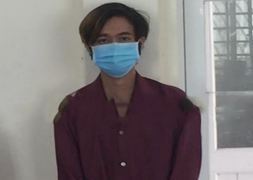 Cầm dao đâm công an khi bị nhắc nhở tụ tập ăn nhậu trong mùa dịch