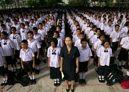 Thái Lan triển khai 'hộp cát vùng an toàn' đưa trẻ trở lại trường học