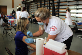 Nước giàu tiêm vaccine chậm lại, thế giới sẽ có thảm họa COVID-19 mới