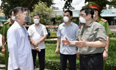 Thủ tướng yêu cầu quan tâm, có ngay chính sách cho đội ngũ y, bác sĩ chống dịch