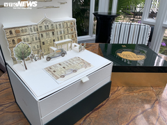 Thị trường ế ẩm do COVID-19, bánh trung thu siêu đắt vẫn được tung bán